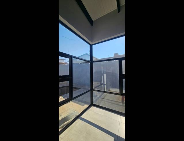 3 BEDROOM FREESTANDING FOR SALE IN CASHAN